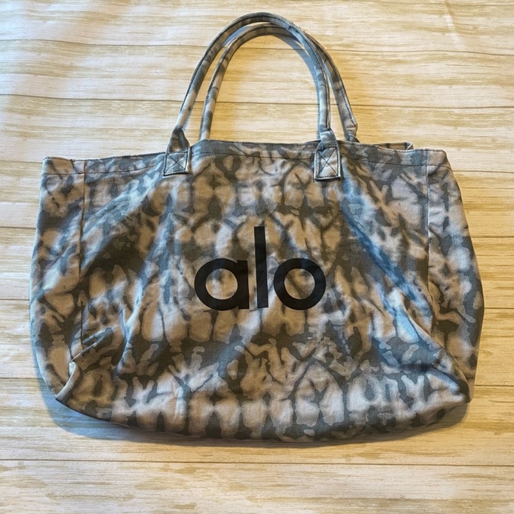 Alo large yoga mat/ tote bag